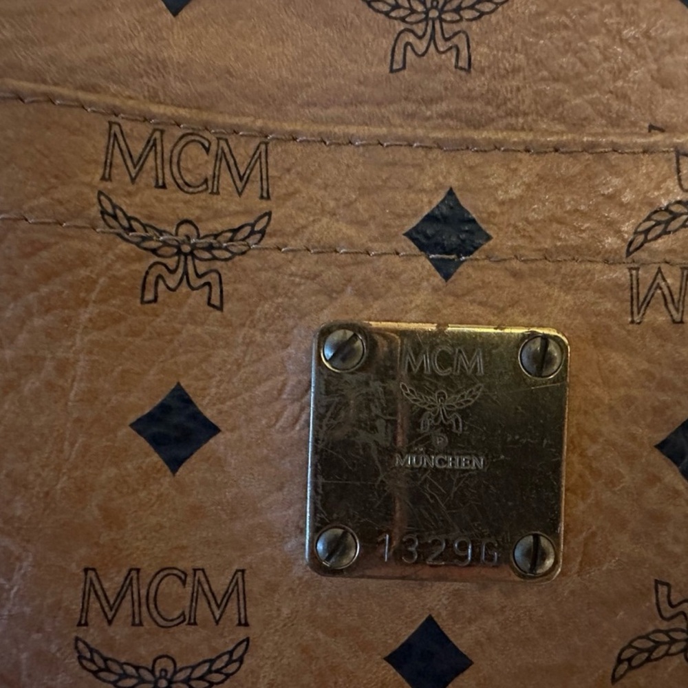 MCM long strap conyack zipper top Tote Bag inside pocket - Picture 5 of 15